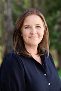 Melissa Newby -Pivotal Office Headshots Auburn AL LBeesleyPhoto